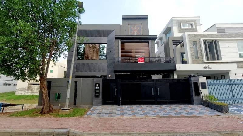 10 Marla brand new lewish dream house for sale behria orchard Lahore central block lda approved 0