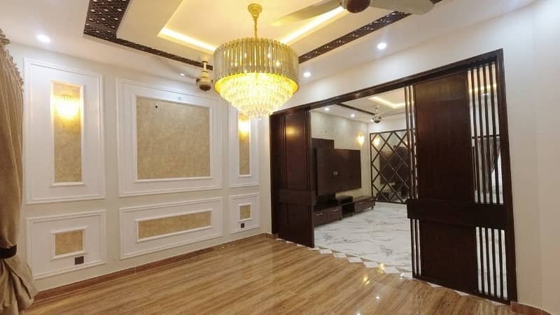 10 Marla brand new lewish dream house for sale behria orchard Lahore central block lda approved 11