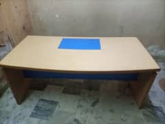 Office Executive Table For Sell in Reasonable Price