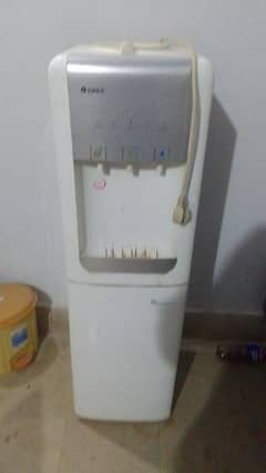 Gree Dispenser with Refrigerator