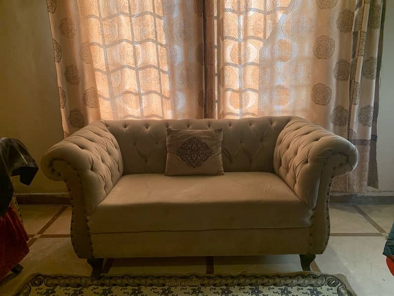 7 Seater luxury Sofa is up for sale 2