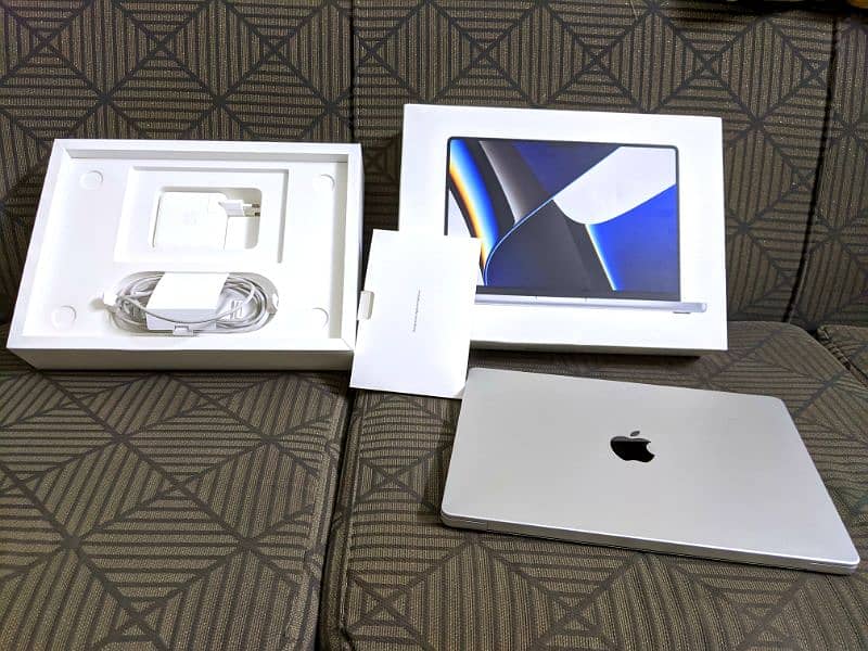 Macbook pro M1  14 inch 16gb 512gb 10