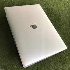 Apple MacBook Pro 2018 Core i9 32GB RAM 512GB SSD 15" Display 0