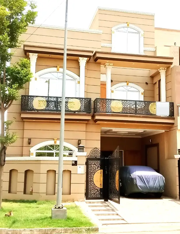 5.50 MARLA CORNER NEAR TO PARK BRAND NEW SPANISH HOUSE ON 60FT ROAD FOR SALE IN NEW LAHORE CITY PH 2 A BLOCK .