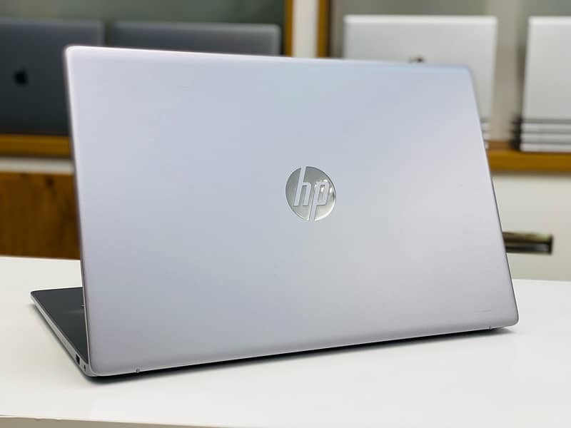 HP LAPTOP  470 G9 CORE I7 12th GEN 16GB RAM 256 GB SSD 3