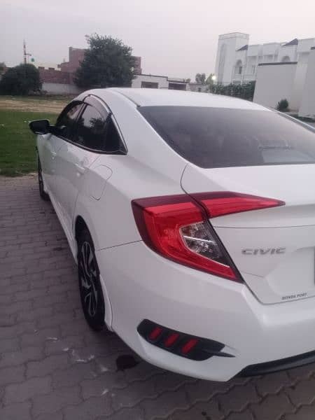 Honda Civic Oriel 2018 4