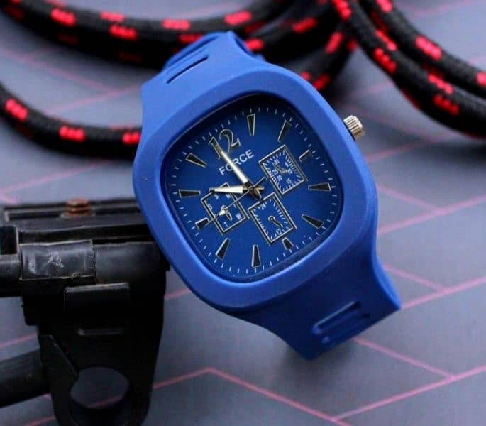 Analogue Fashionable Watch for men 2