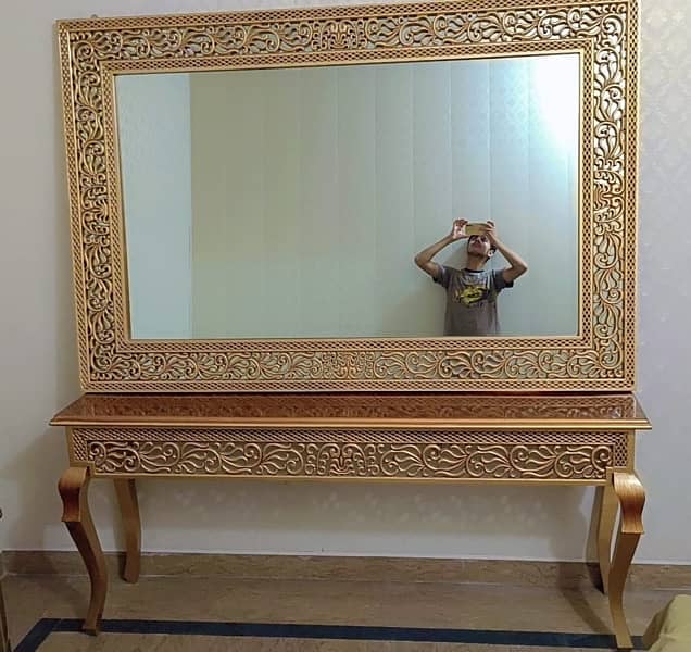 beauty full dressing table new condition 2