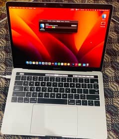 Macbook Pro 2016 with touch Bar  i7 16 GB Ram