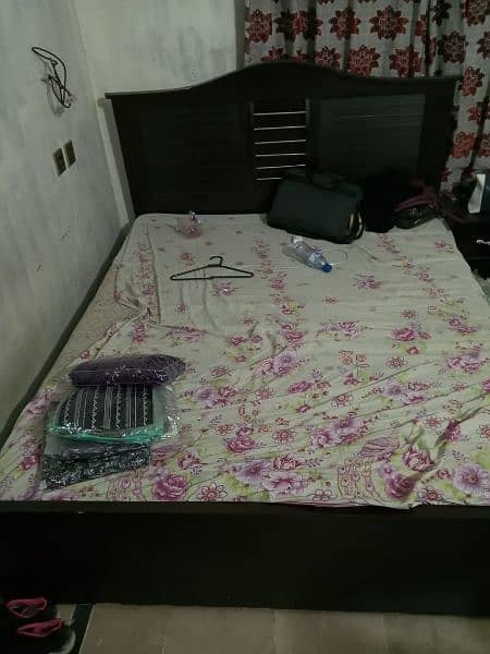 bed with mattress and 2 side tables 1