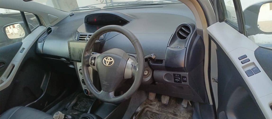 Toyota Vitz 2013 4