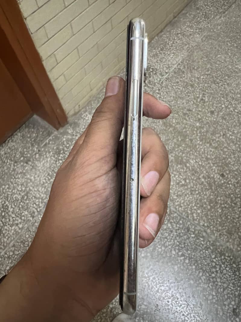 IPHONE XS (64GB) 2