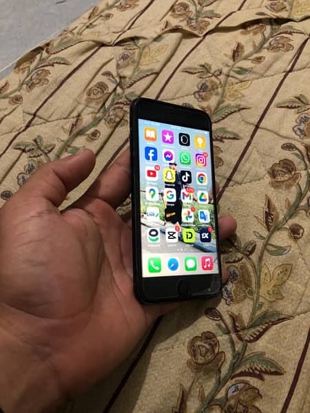 iPhone 7  128 gb  9/10 condition  PTA approved 0