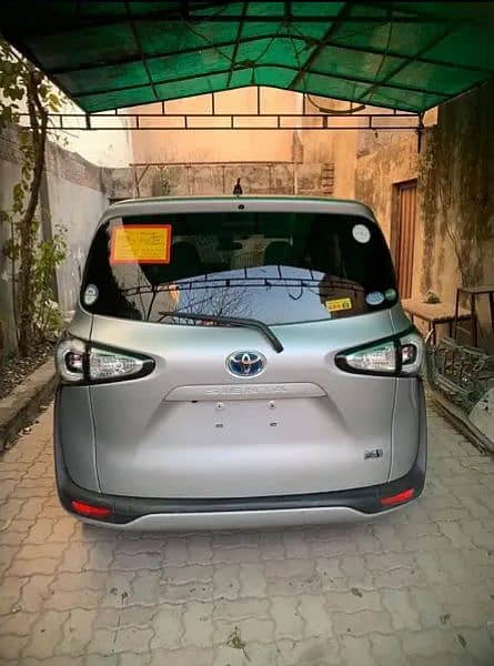 Toyota Sienta 2018 0