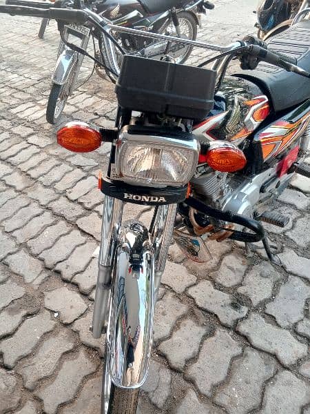 honda 125 condition 10 by 10 engine A one contact us 0321 5015279 3