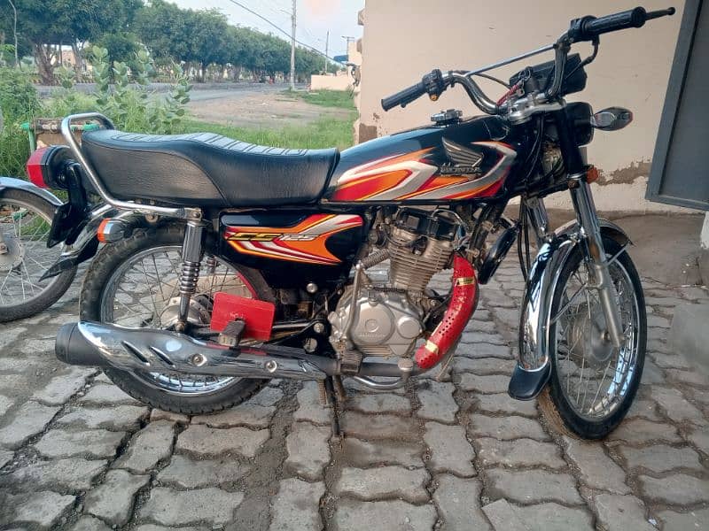 honda 125 condition 10 by 10 engine A one contact us 0321 5015279 8