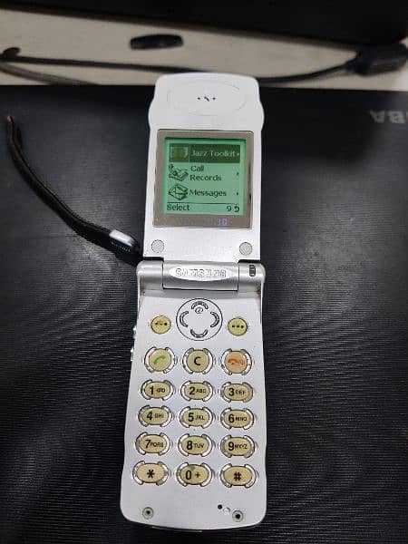 Antique Samsung A300 Flip Phone 2001 Model 10/10 3