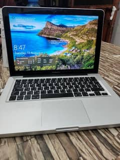 MacBook Pro 2012 series 9/10 condition full okay