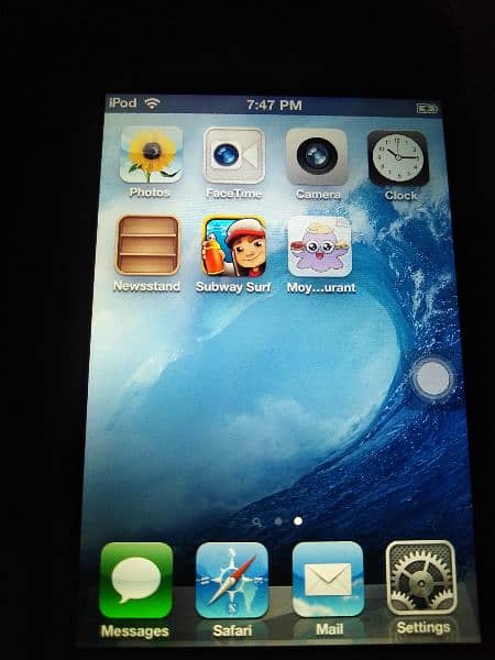 Apple ipod 4th generation 8GB 7