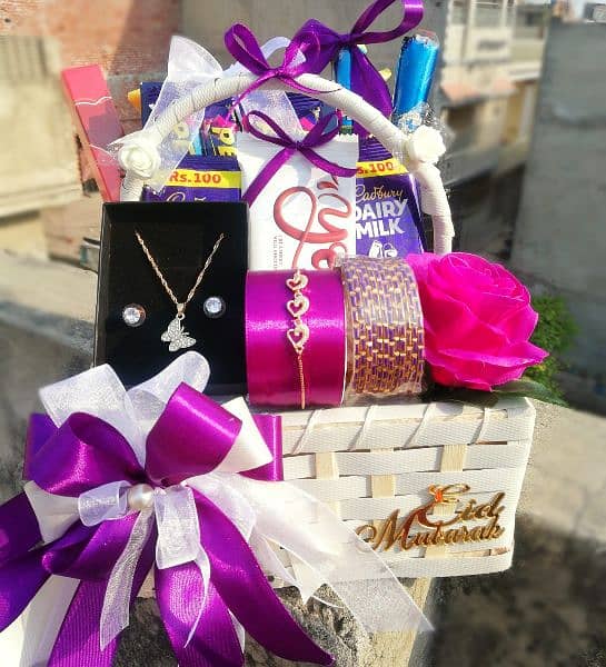 Customized Gift Baskets For Birthdays, Gift Boxes, Chocolate Bouquet 3