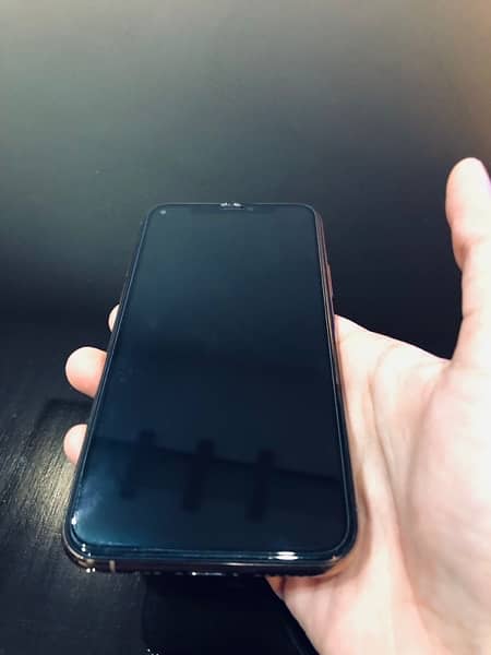 iphone 11 pro 2