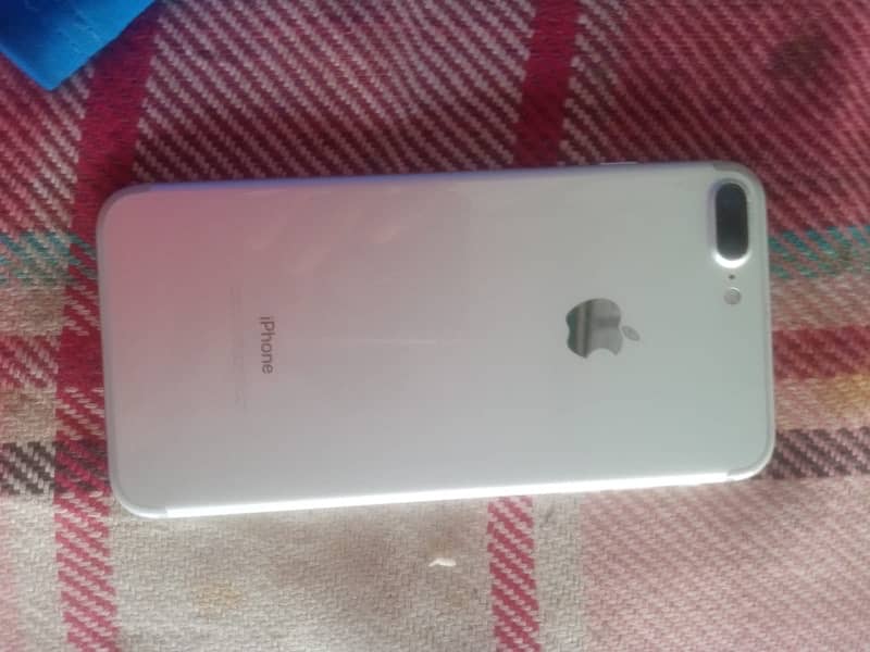 iphone7+ 128GB total orignal ha kuch b change ni howa batrry85 hlth ha 0