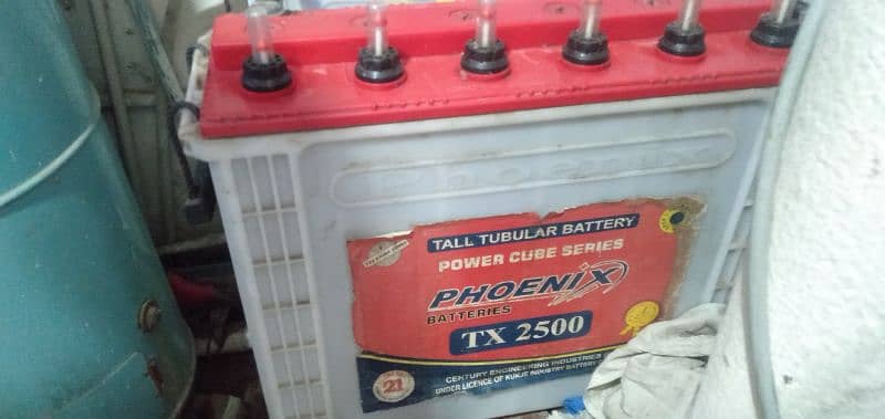 Fronus Inverter PV 3200 and two 2500 phoenix batteries 2