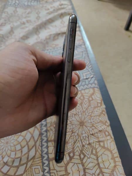 IPHONE 11 PRO MAX 64 GB NON PTA 2