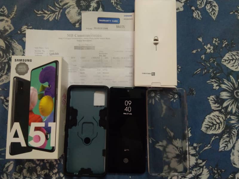 Samsung galaxy A51 8 /128 with box , line and shade in panel, Read add 2