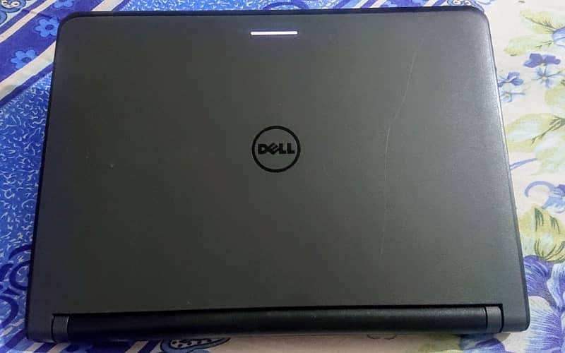 Dell Latitude core i3 4th gen 0