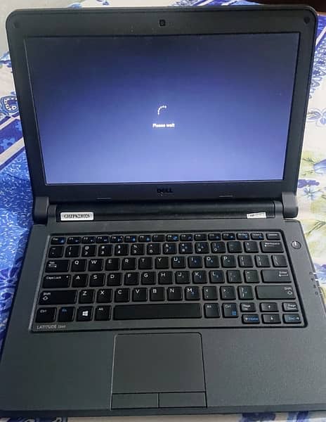 Dell Latitude core i3 4th gen 1