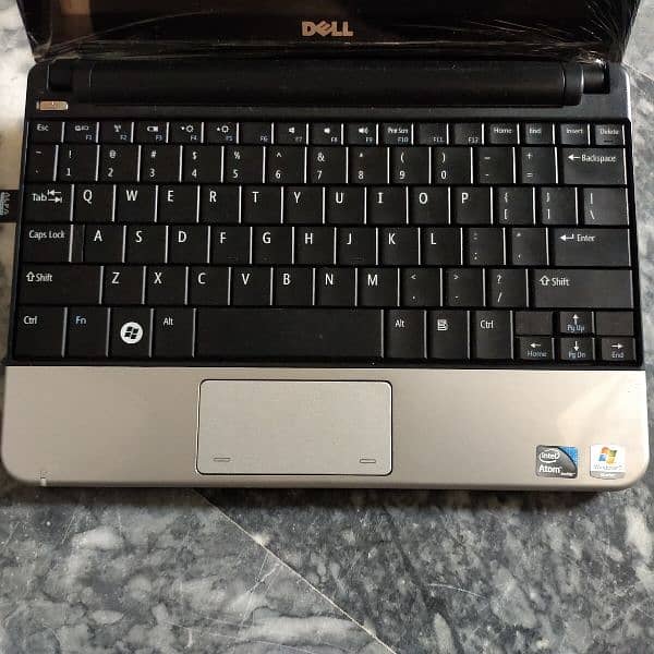 Dell Inspiron 1010 mini  laptop 5