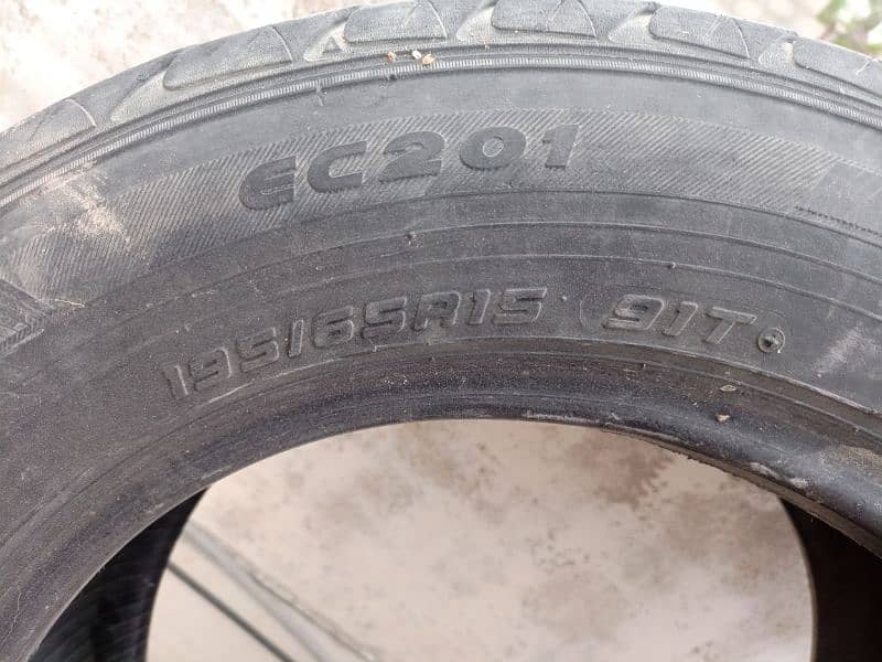 CAR TYRES BRANDED IN REASONABLE PRICE 7