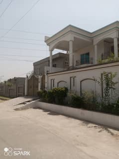 Canal Road Society Near Beacon House School Faisalabad 20 Marla Double Storey House For Rent 0