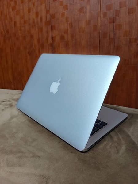 Apple MacBook Pro 4