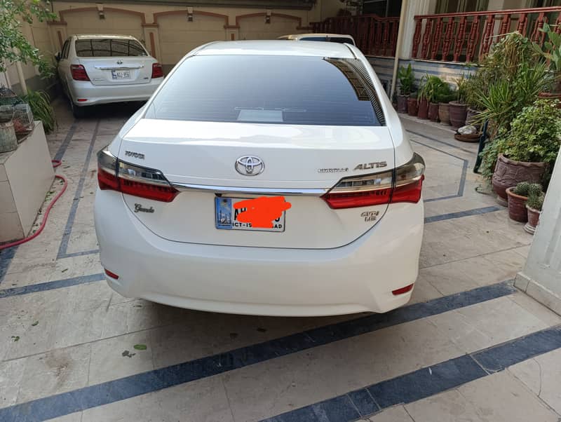 Corolla Grande white   2019 Full Genuine 1