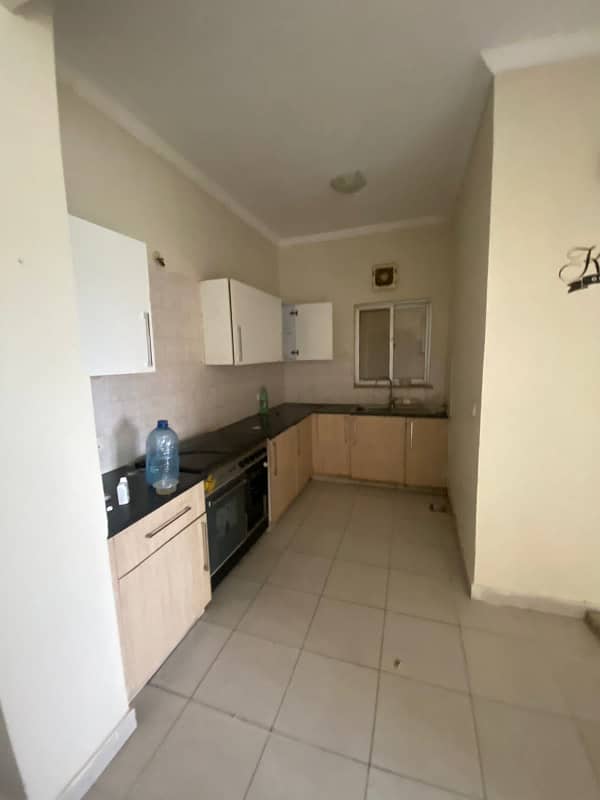 950 square ft 2 bedroom apartment Available for Rent 13