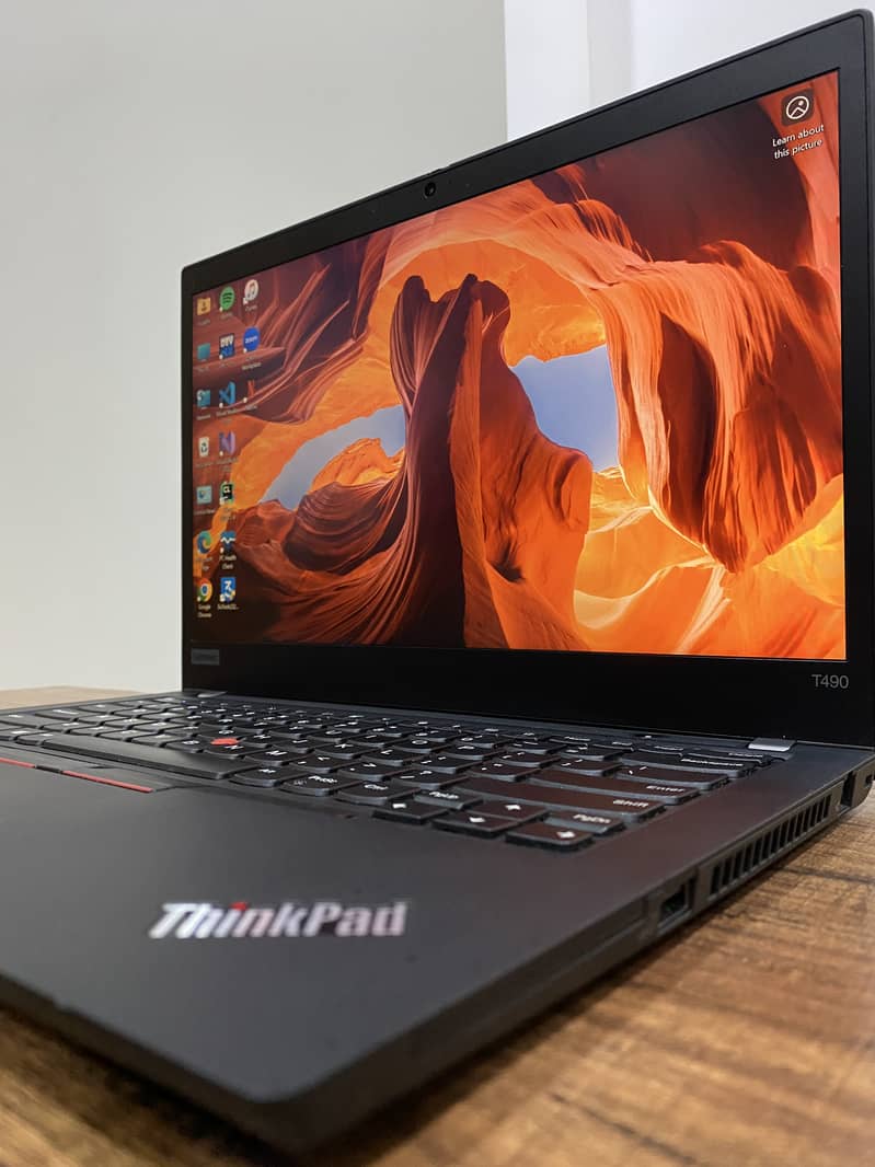 Lenovo Thinkpad T490 (Touchscreen) 6