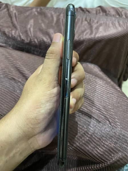 Iphone 11 pro max 64 gb non pta Factory Unlock 5