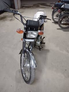 honda 125 2010 Multan num 1st owner seald engin