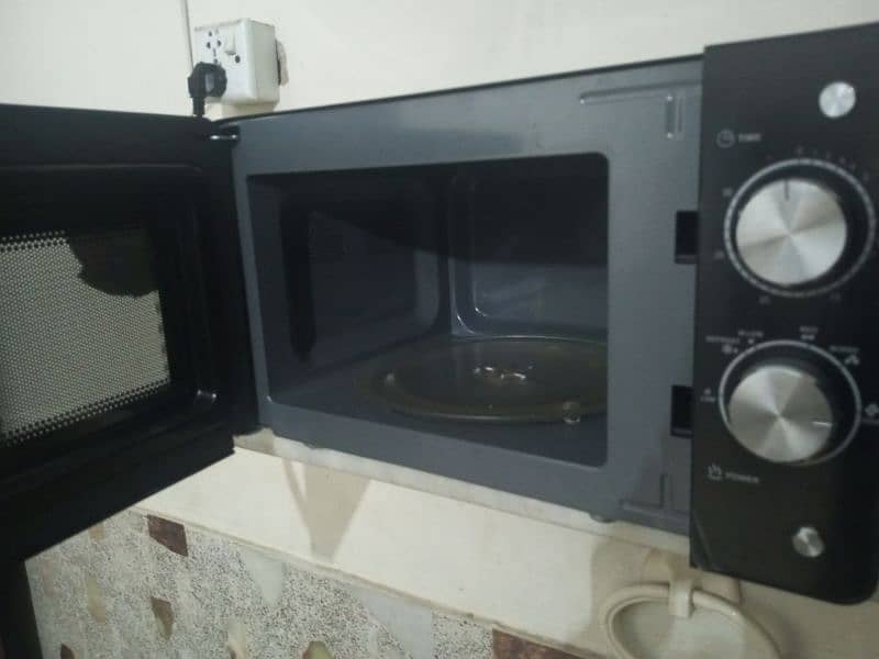 National microwave oven only 1 month used 1