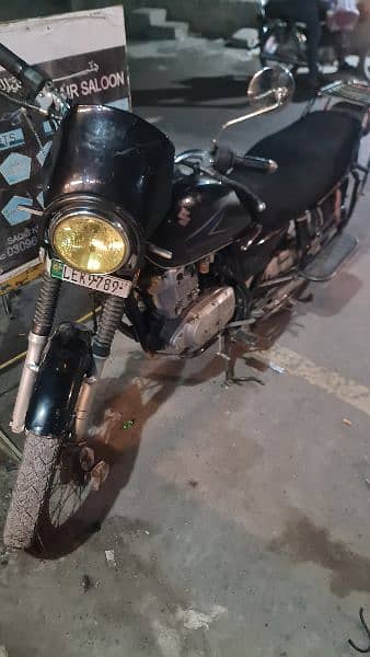 suzuki  gs 150  Black colour 0