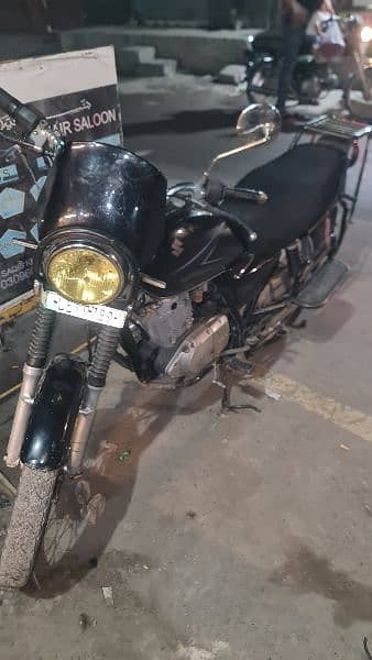 suzuki  gs 150  Black colour 3