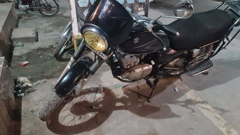 suzuki  gs 150  Black colour 7