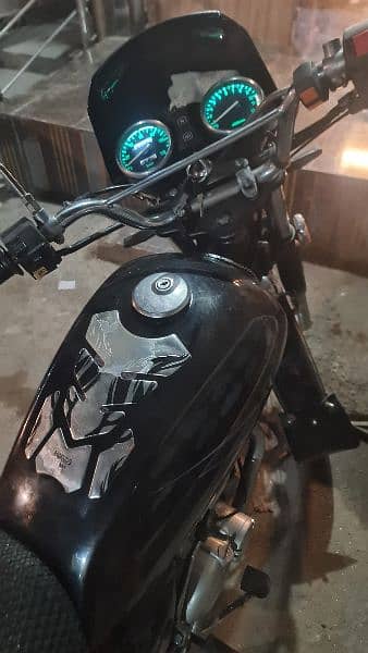 suzuki  gs 150  Black colour 10