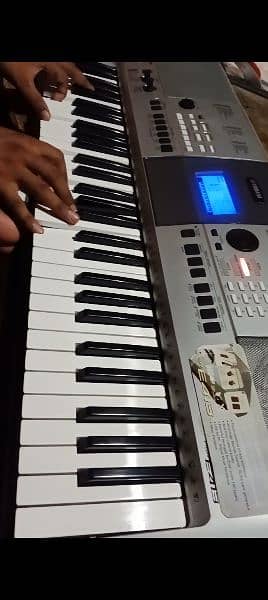 Yamaha E 413 professional keyboard 2