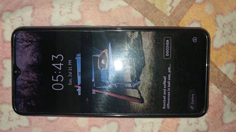 Mobile phone for sell Tecno/Spark-8C 4+2Ram 128. Rom 1