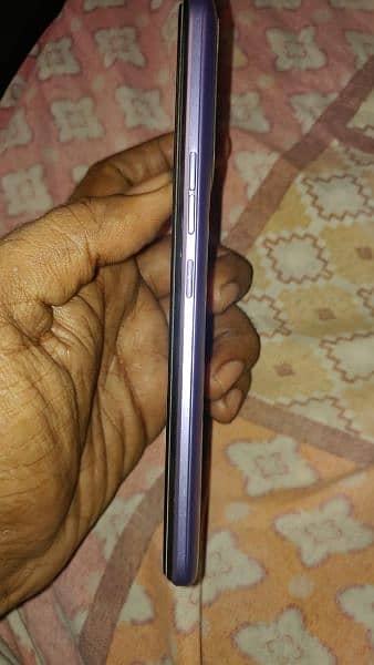 Mobile phone for sell Tecno/Spark-8C 4+2Ram 128. Rom 3