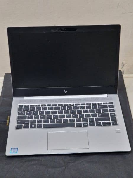 HP 1040 G4 2