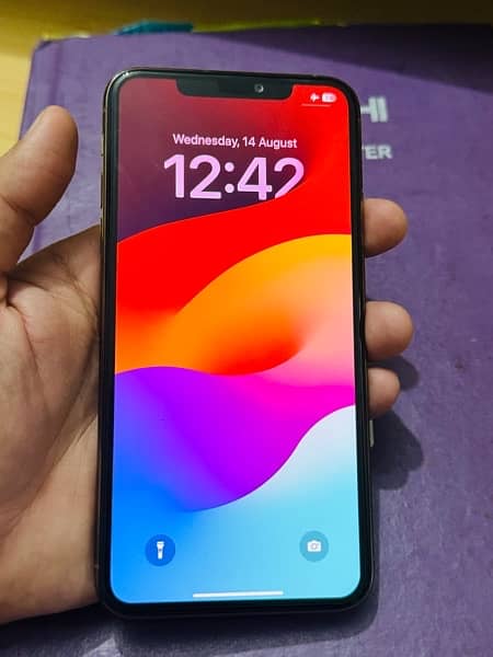 IPhone 11 Pro Max - 256gb - PTA Approved 1